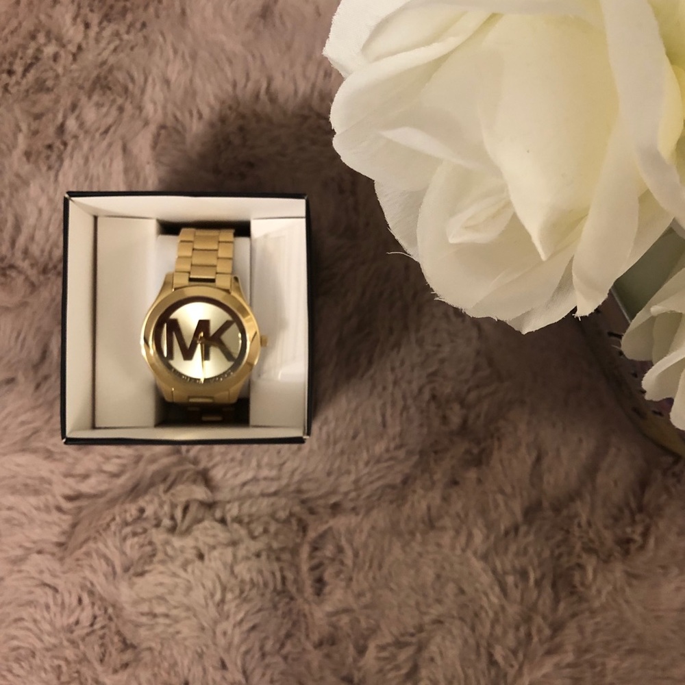 Michael kors gold watch